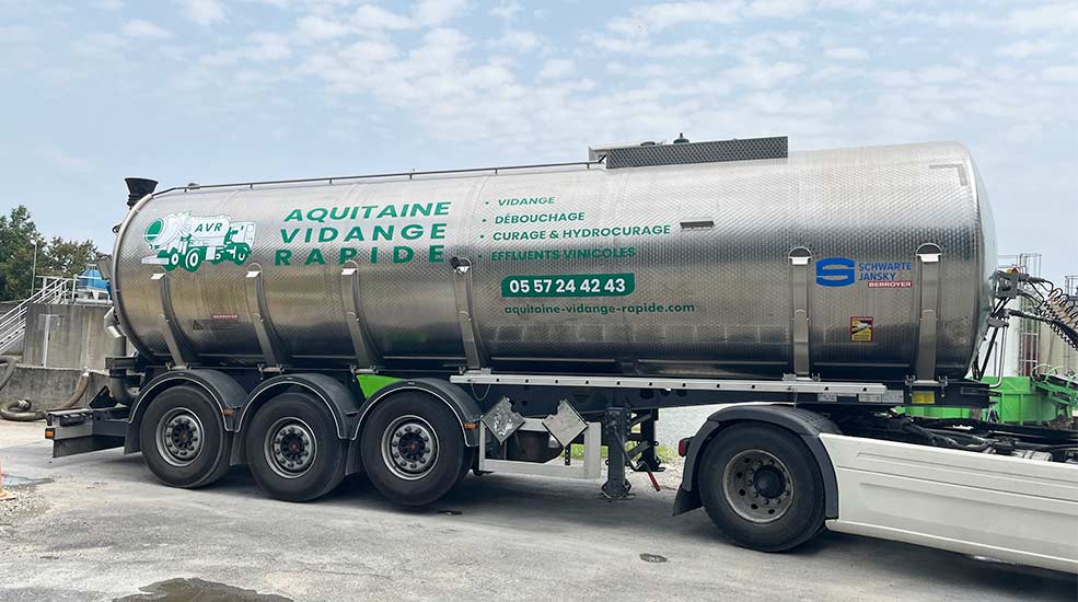 camion collecte des effluents aquitaine vidange rapide