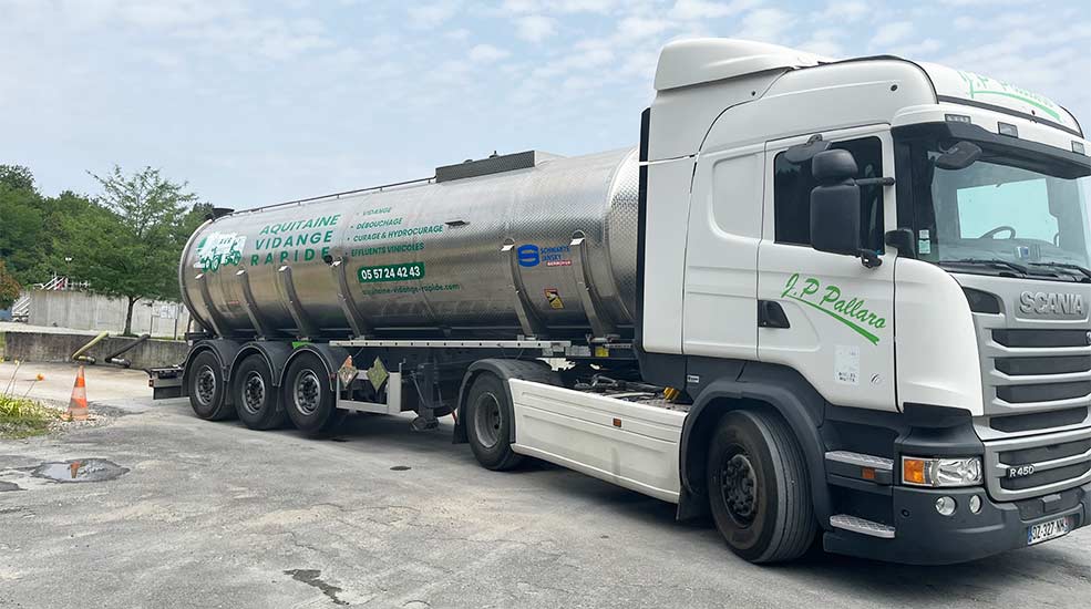 camion collecte des effluents aquitaine vidange rapide